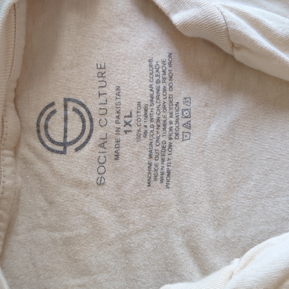 Mushroom tee - Picture 2 of 2